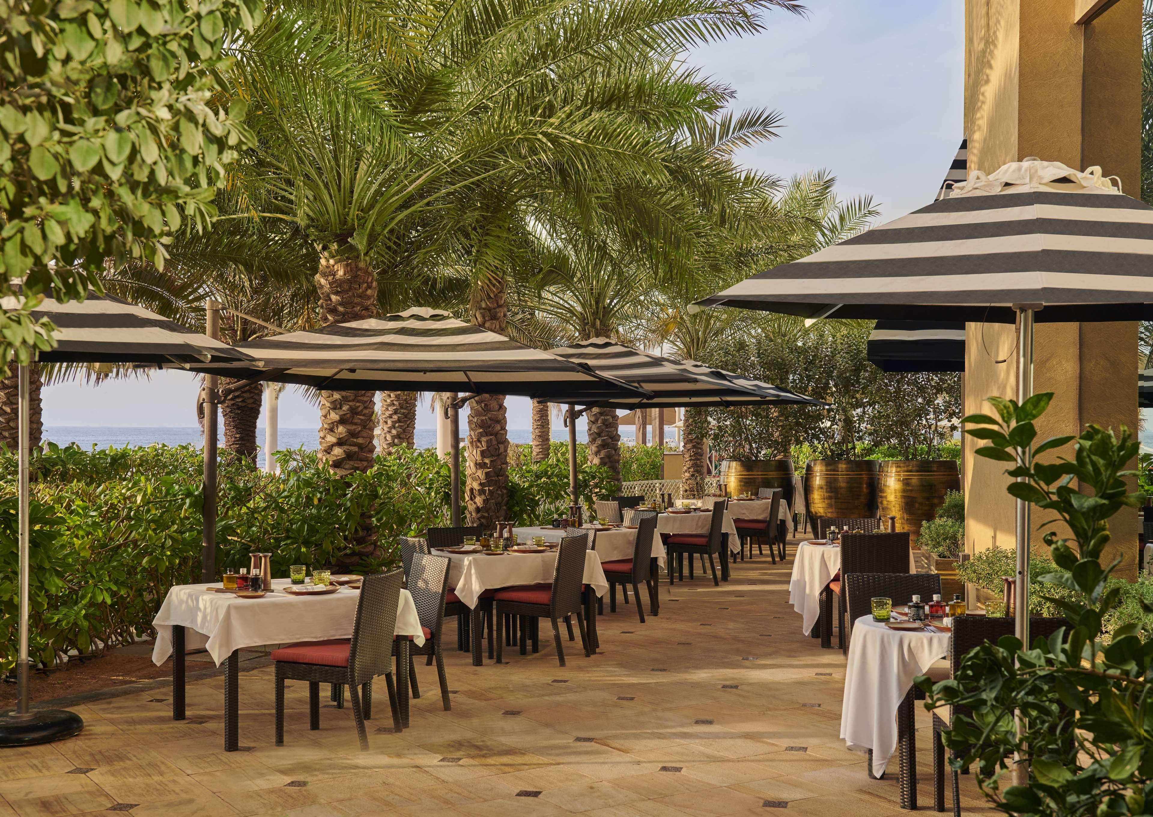 แฟร์มอนต์ อัจมาน Hotel ภายนอก รูปภาพ The Beach Restaurant