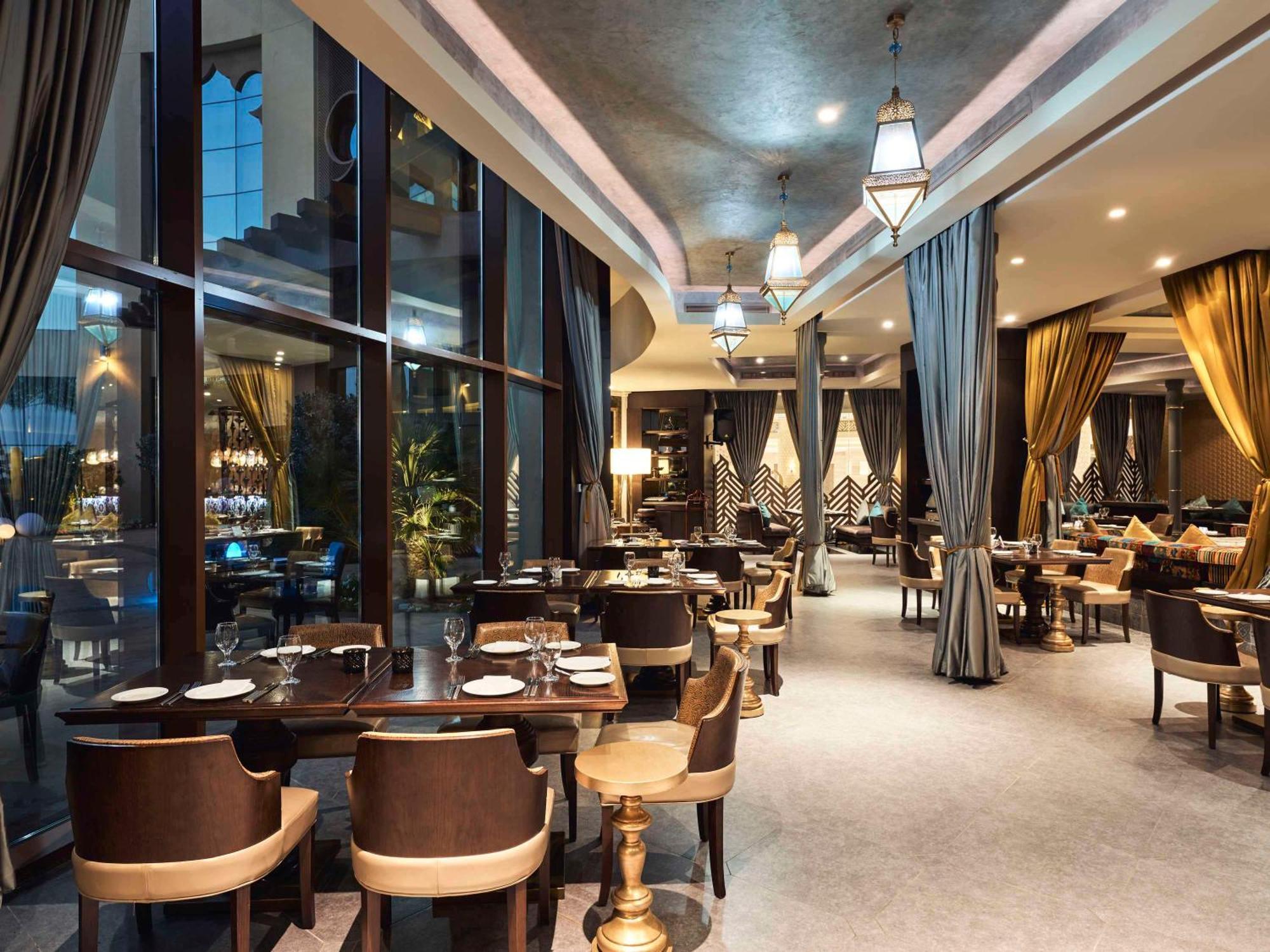 แฟร์มอนต์ อัจมาน Hotel ภายนอก รูปภาพ The interior of the restaurant