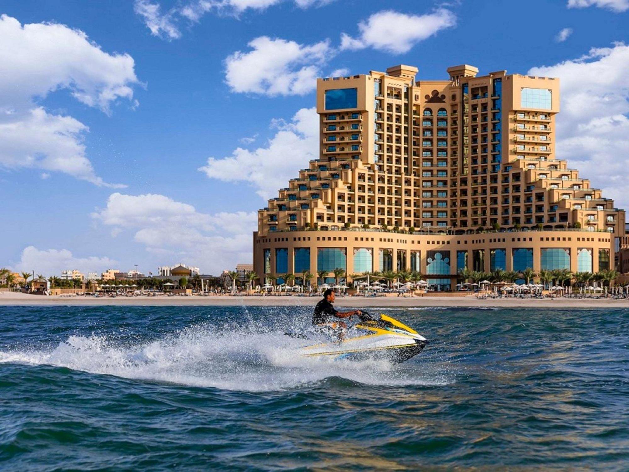 แฟร์มอนต์ อัจมาน Hotel ภายนอก รูปภาพ The Jumeirah Beach Hotel