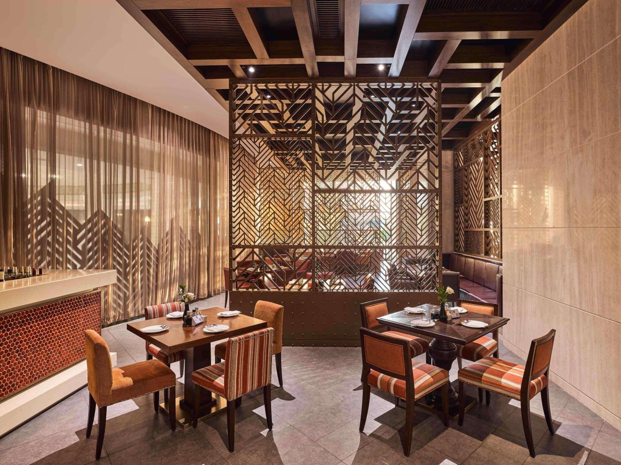 แฟร์มอนต์ อัจมาน Hotel ภายนอก รูปภาพ The interior of the restaurant